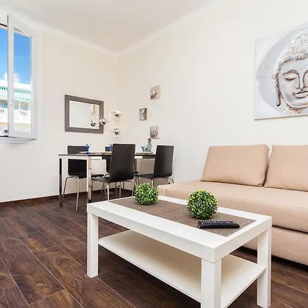 Apartmán Joli 2p Calme Proche Mer, Negresco & Centre - Clim, Terrasse & Wifi